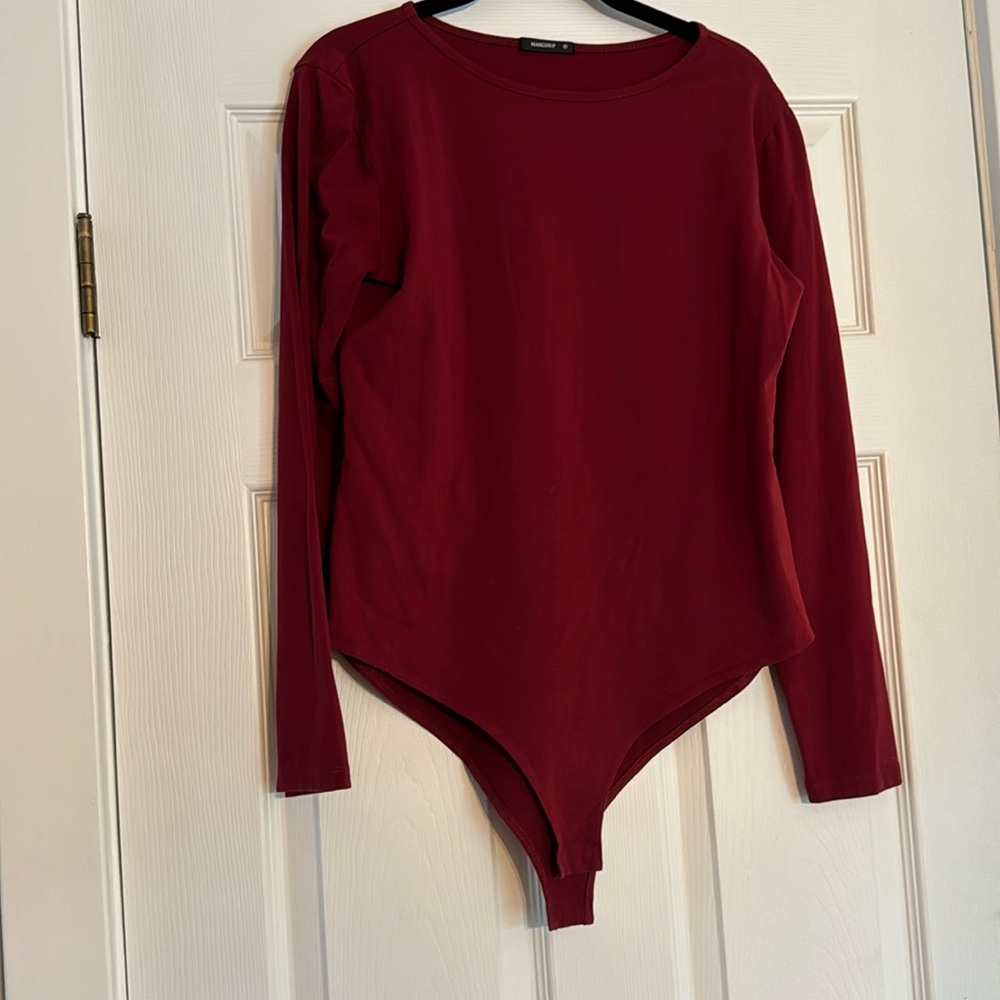 Women’s XL long sleeve maroon bodysuit. New without tags!